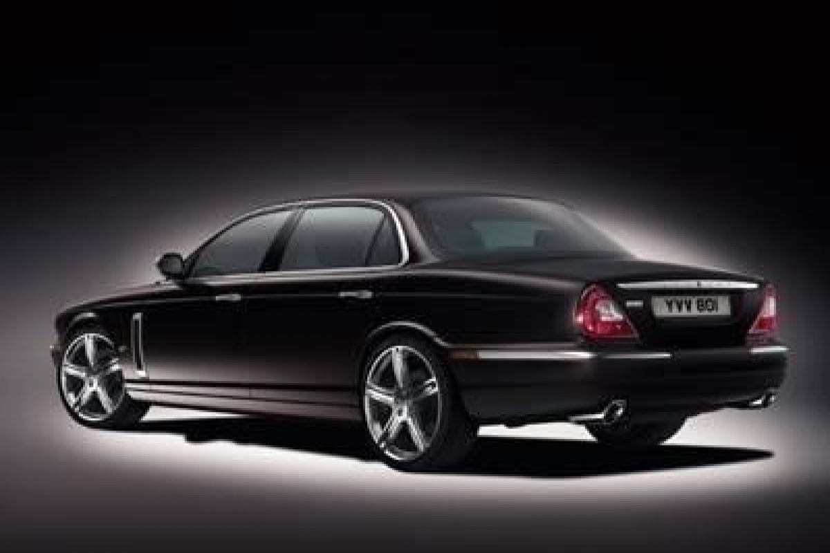 Jaguar XJ Super V8 Portfolio