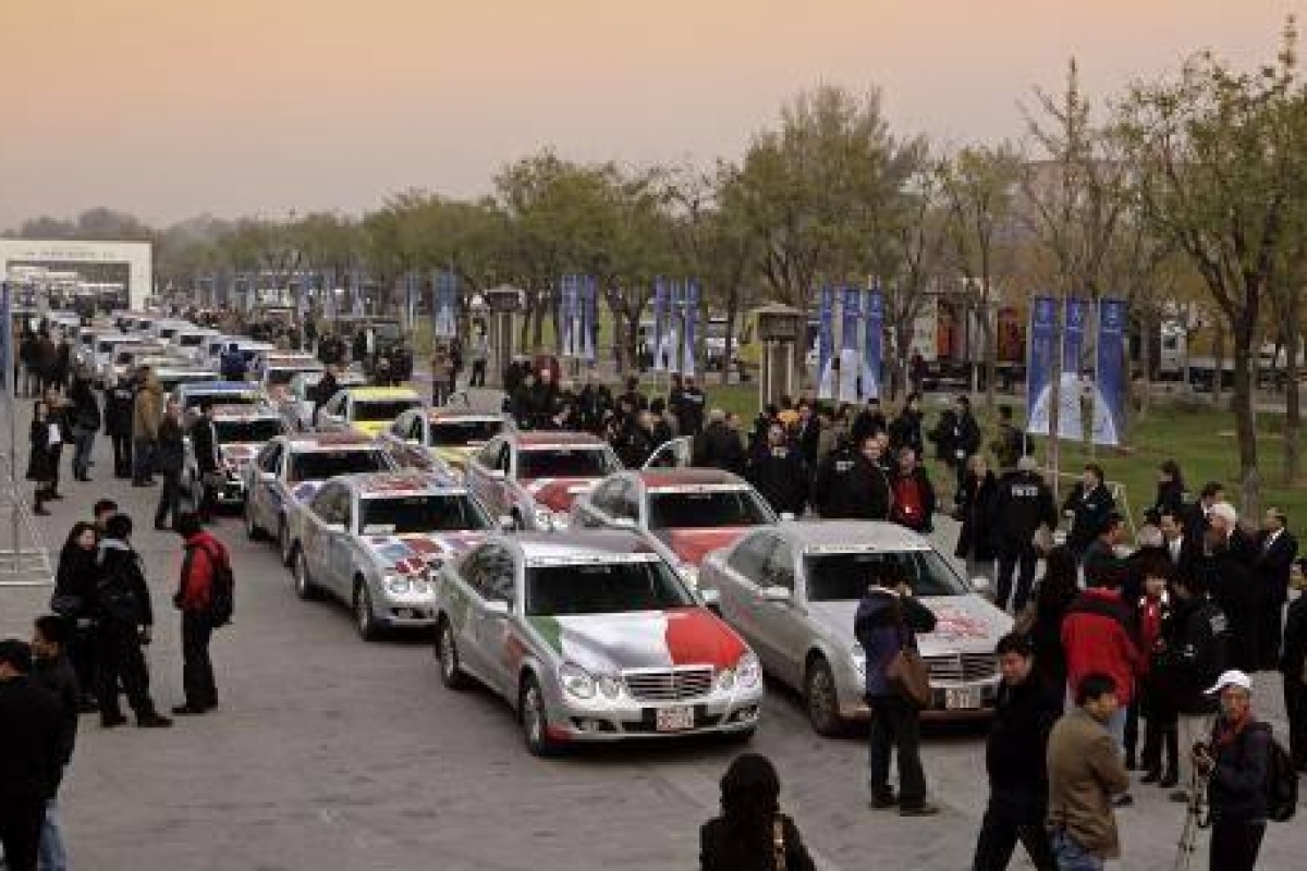 Mercedes E-Klasse Marathon Parijs-Peking