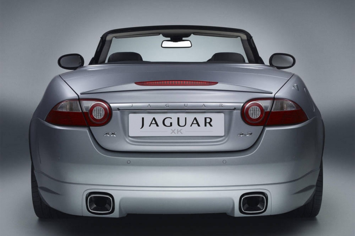 Jaguar XK klauwt