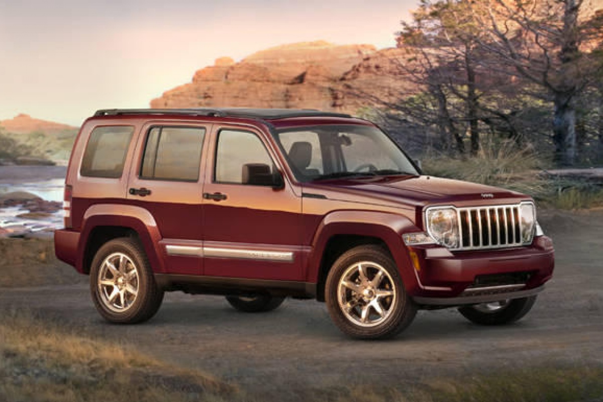 Jeep Liberty (Cherokee) 2008 carré et techno