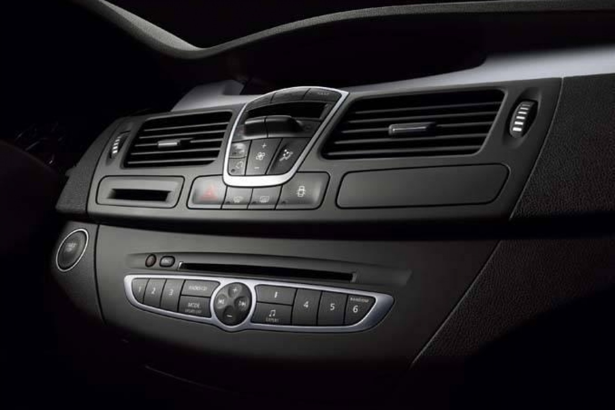 Renault Laguna III Teaser