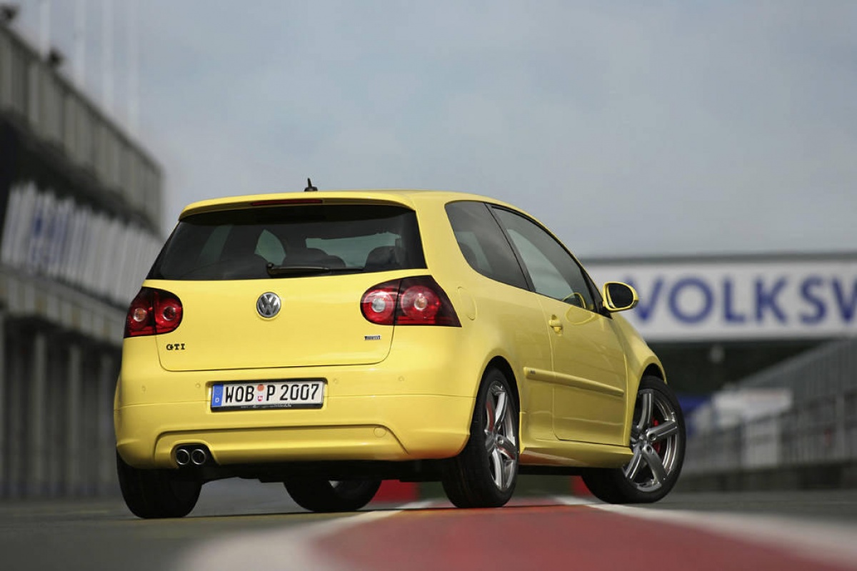 Volkswagen Golf GTI Pirelli