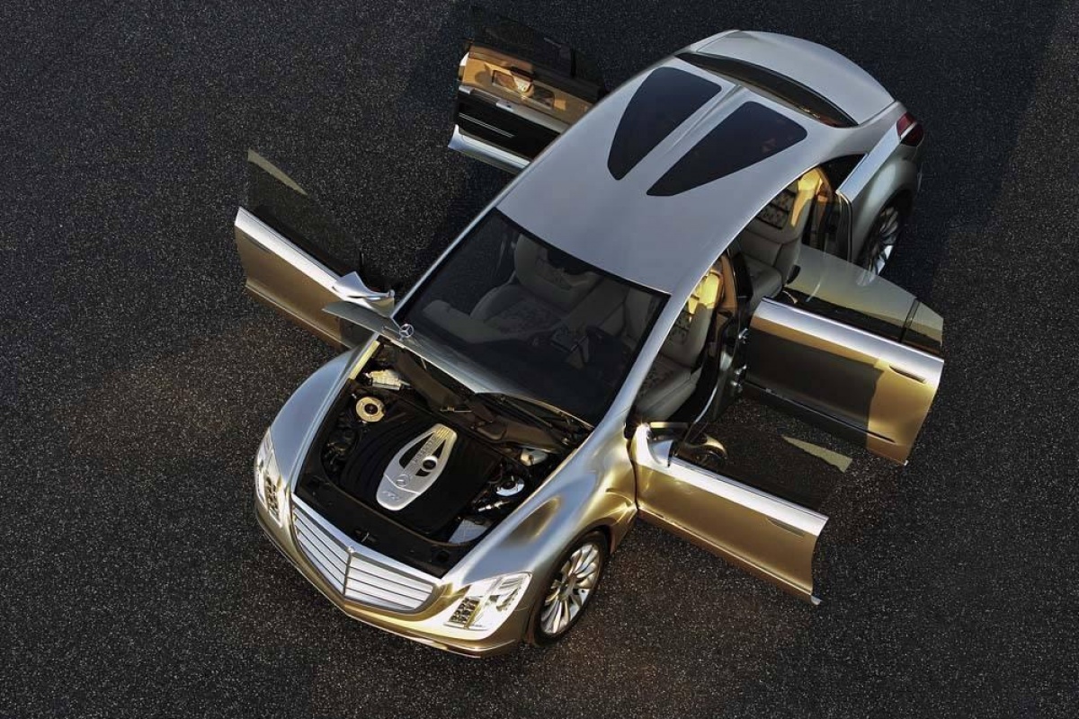 Mercedes F700 superlimo met mussendorst