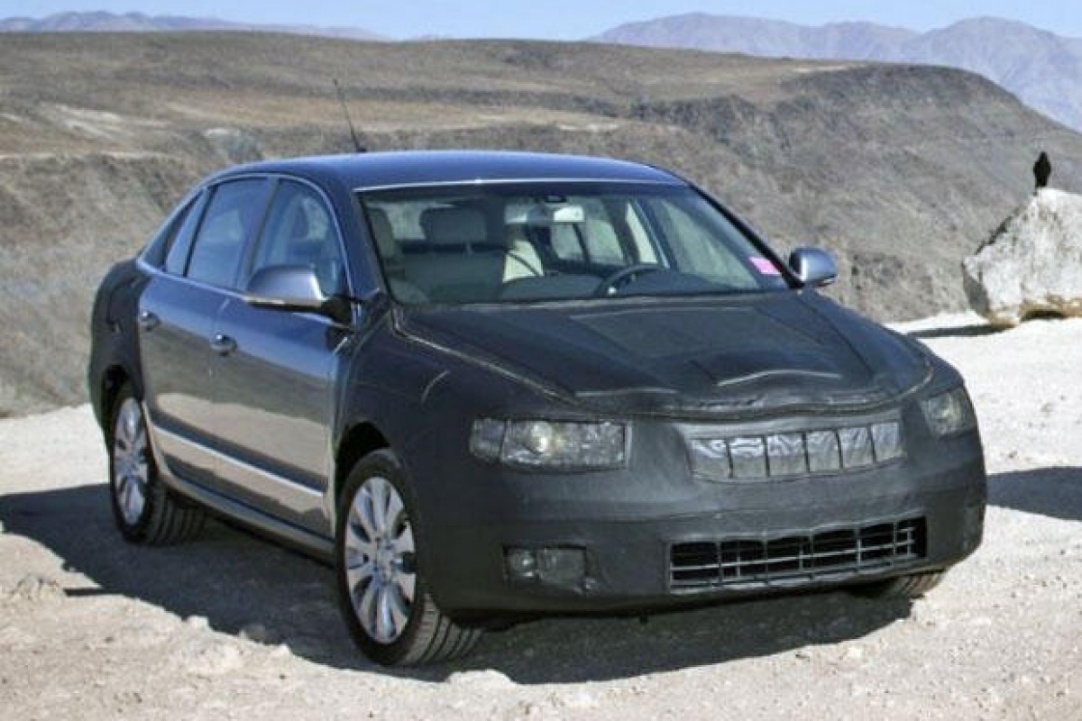 Nouvelle Skoda Superb camouflée