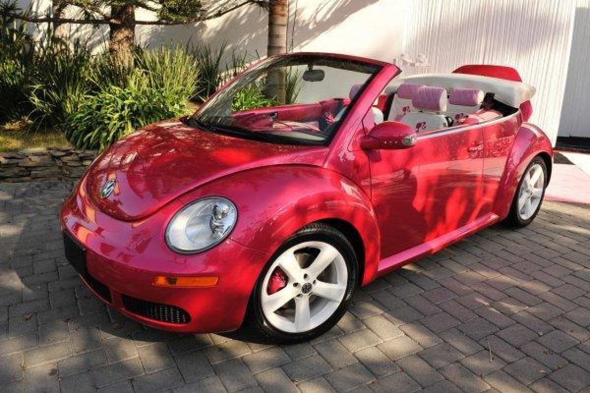 VW Beetle et Fiat 500 Barbie