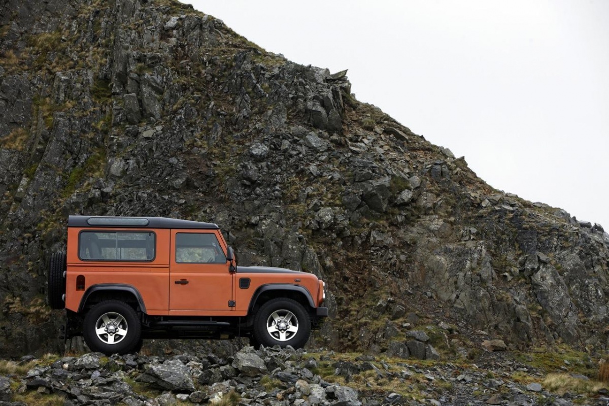 Land-Rover Defender Fire & Ice