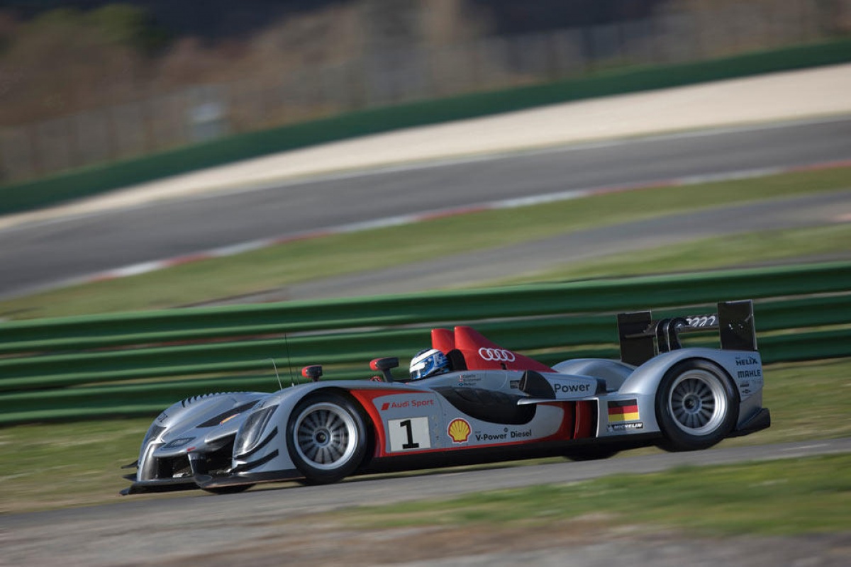 Peugeot bat Audi au Mans