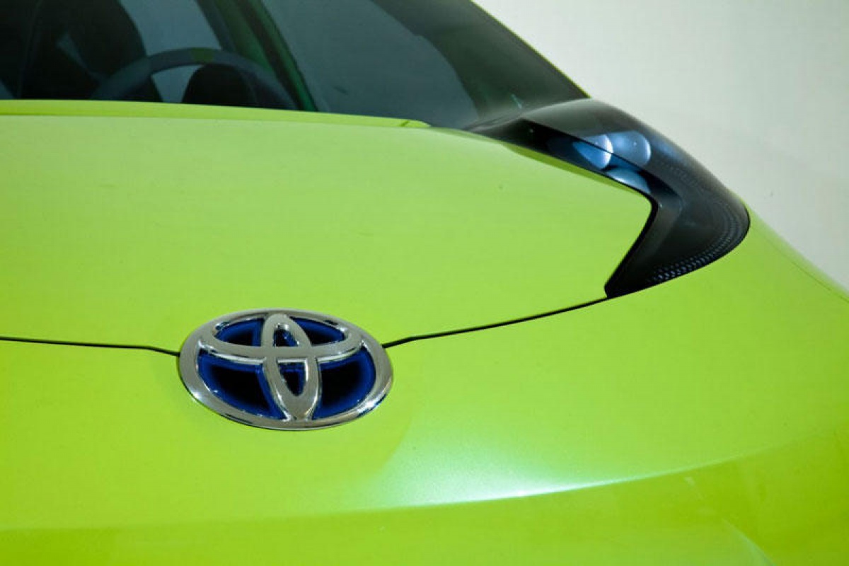 Toyota plaagt voor kleine hybride