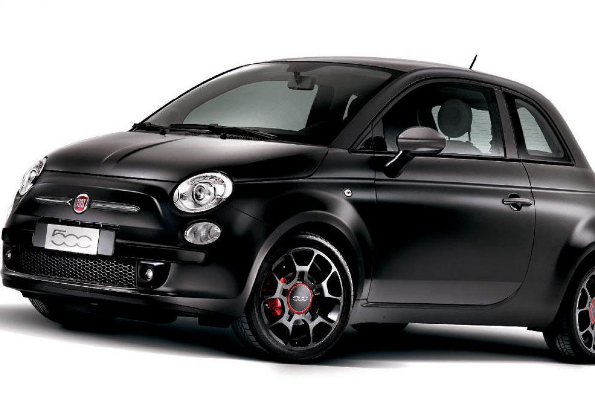 Mat zwarte Fiat 500
