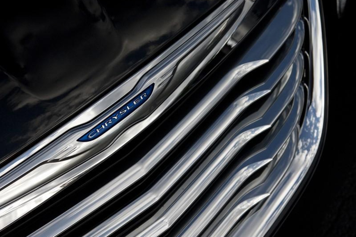Chrysler 200 lost Sebring af