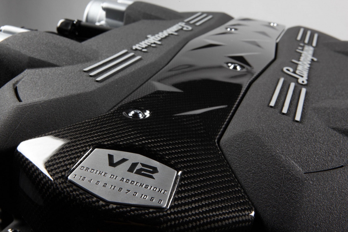 Nu officieel: Lamborghinis nieuwe V12
