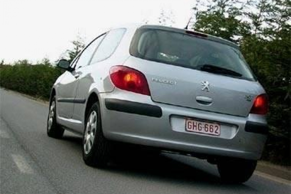 Peugeot 307 2.0 HDI 90pk XS driedeurs
