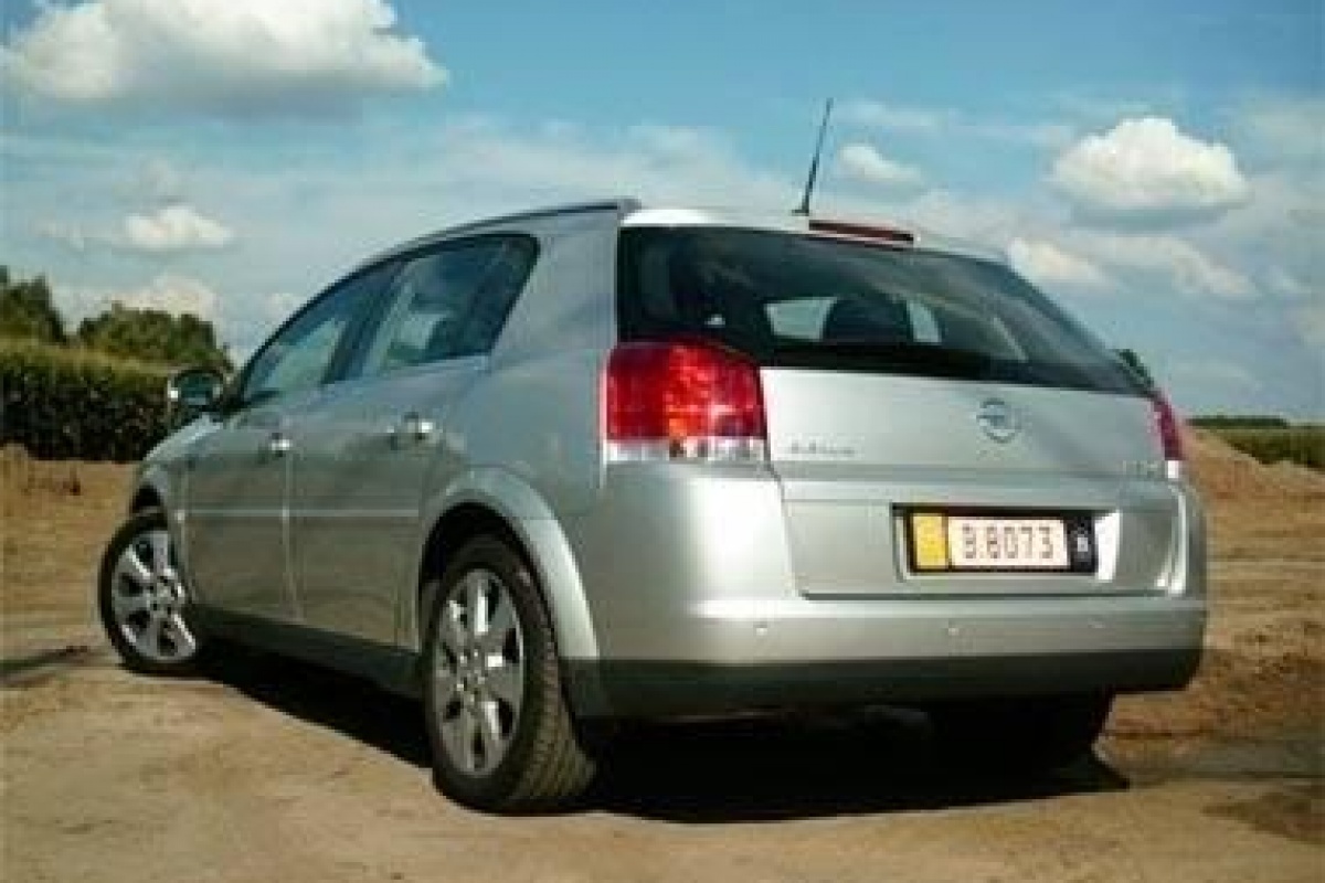 Opel Signum 2.2 DTI