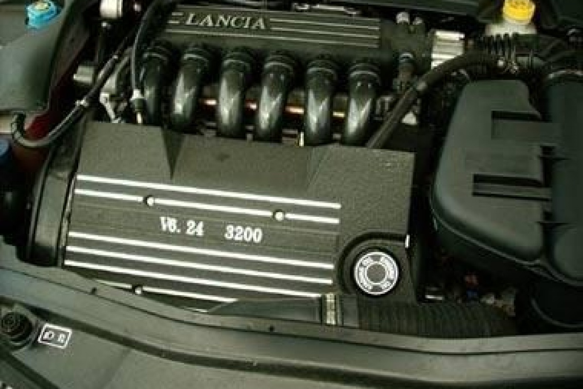 Lancia Thesis 3.2 V6