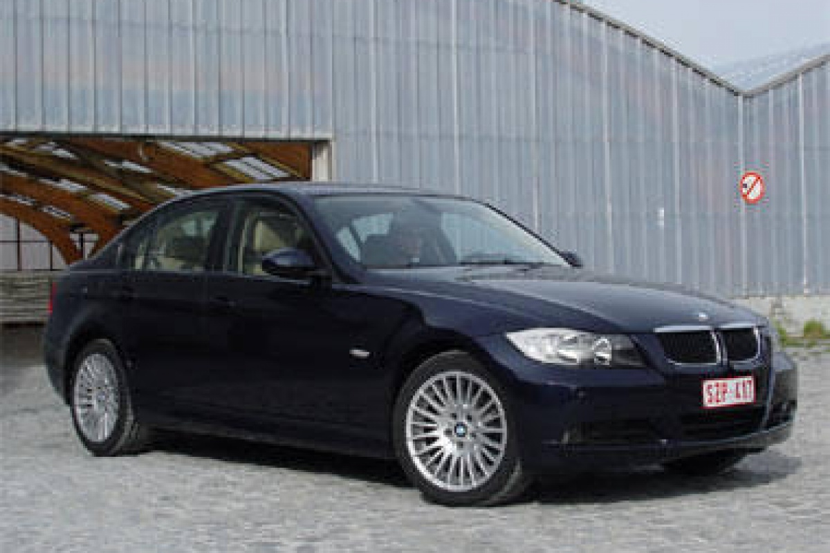 BMW 320i