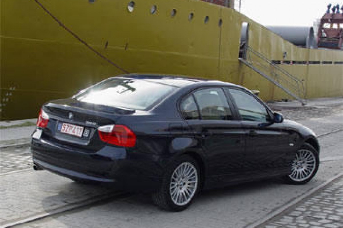 BMW 320i