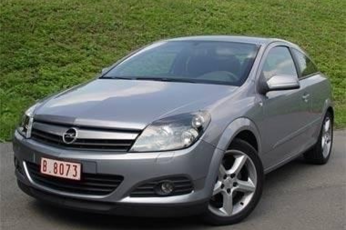 Opel Astra GTC 1.9 CDTI 120pk