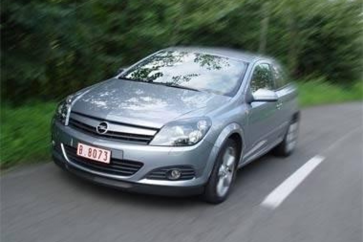 Opel Astra GTC 1.9 CDTI 120pk