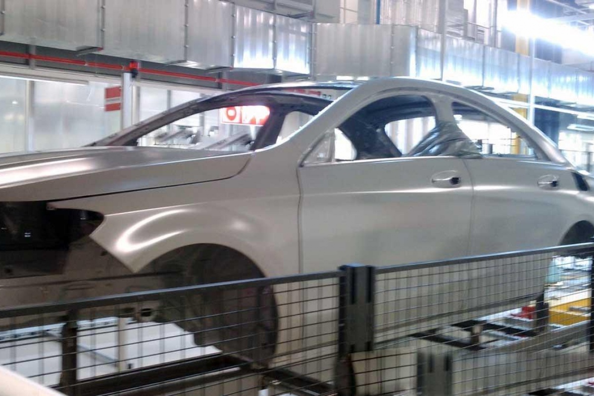 Mercedes baby-CLS betrapt op productielijn