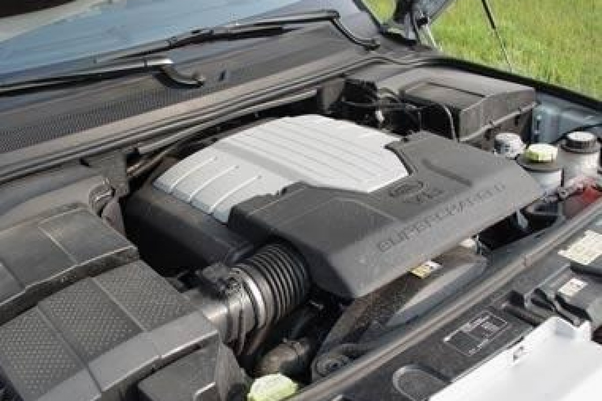 Range Rover Sport TDV6 / 4.2l V8 kompr.