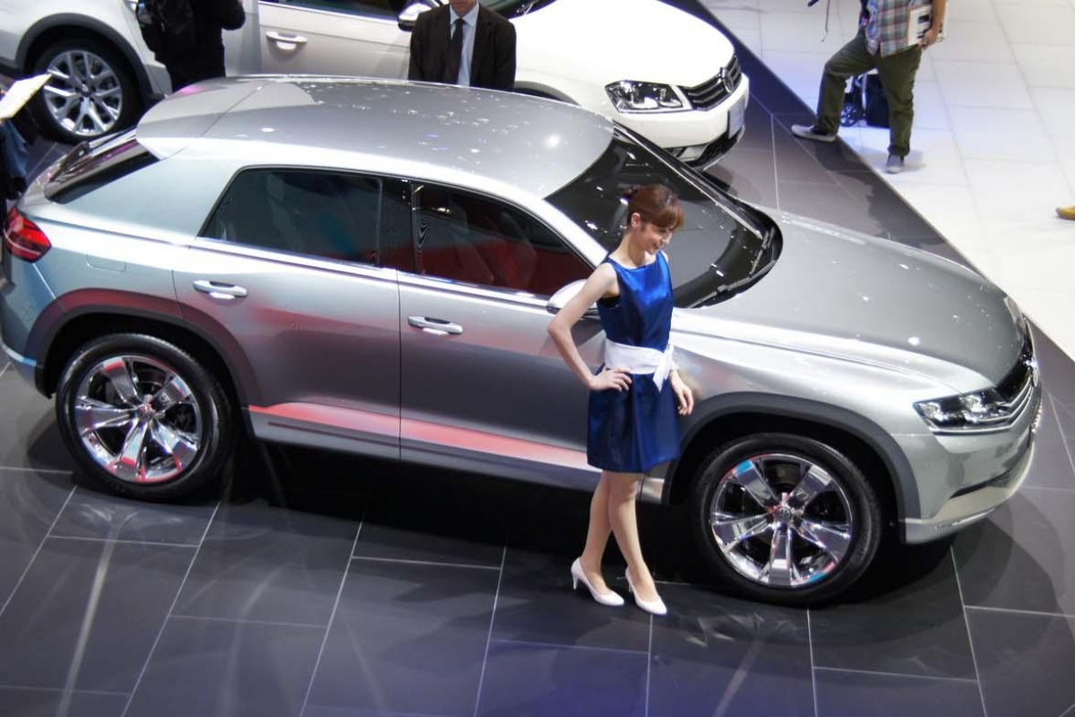 VW Cross Coupé bij de dealer in 2014