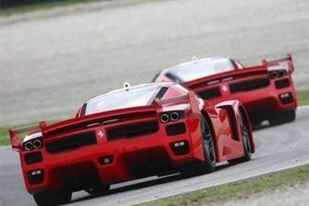 Ferrari FXX maakt showdebuut