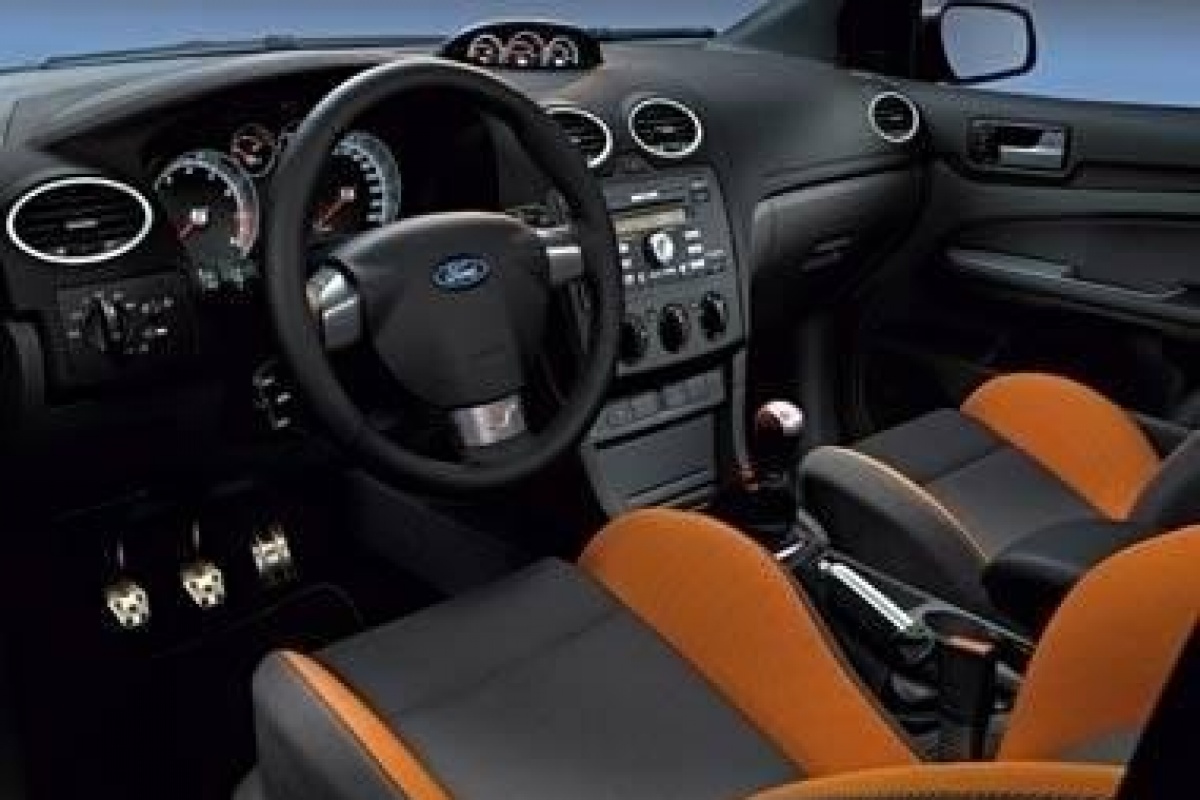 Ford Focus ST in detail