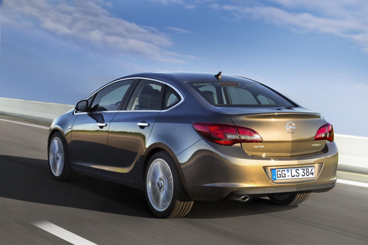 Opel Astra Sports Sedan