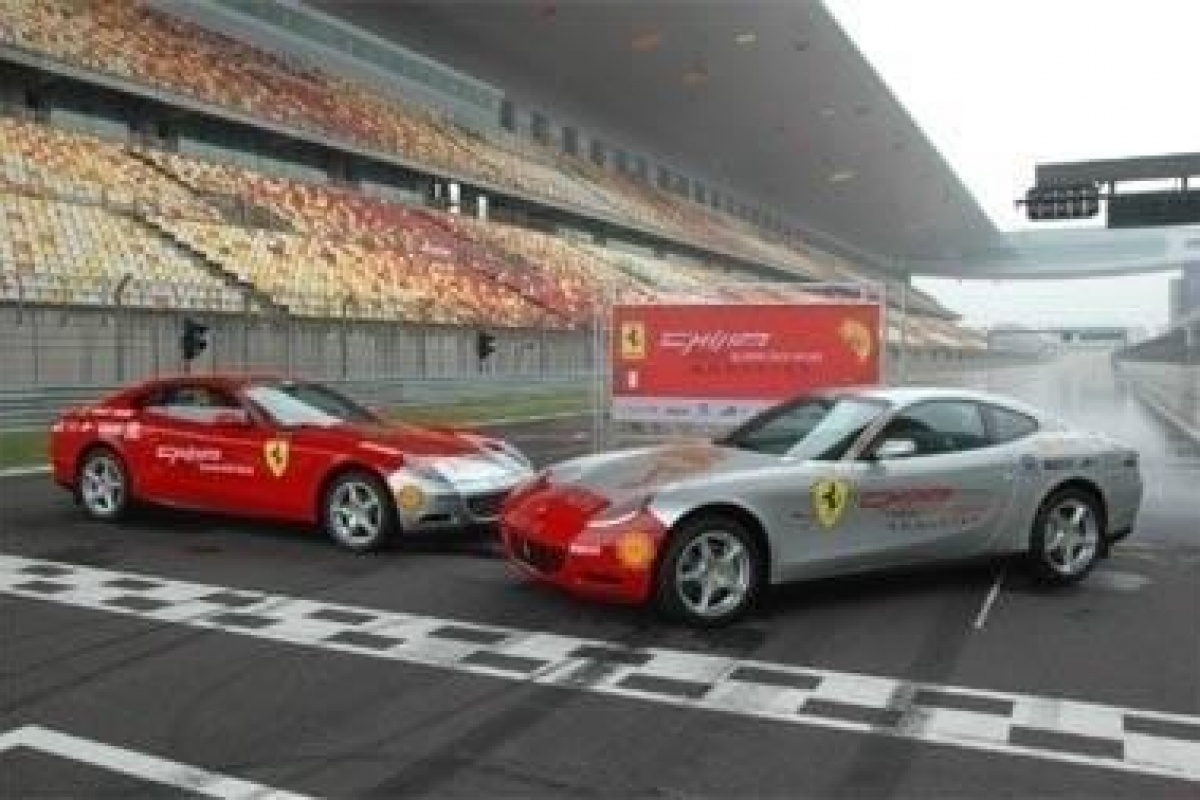 Ferrari rijdt 25.000km door China