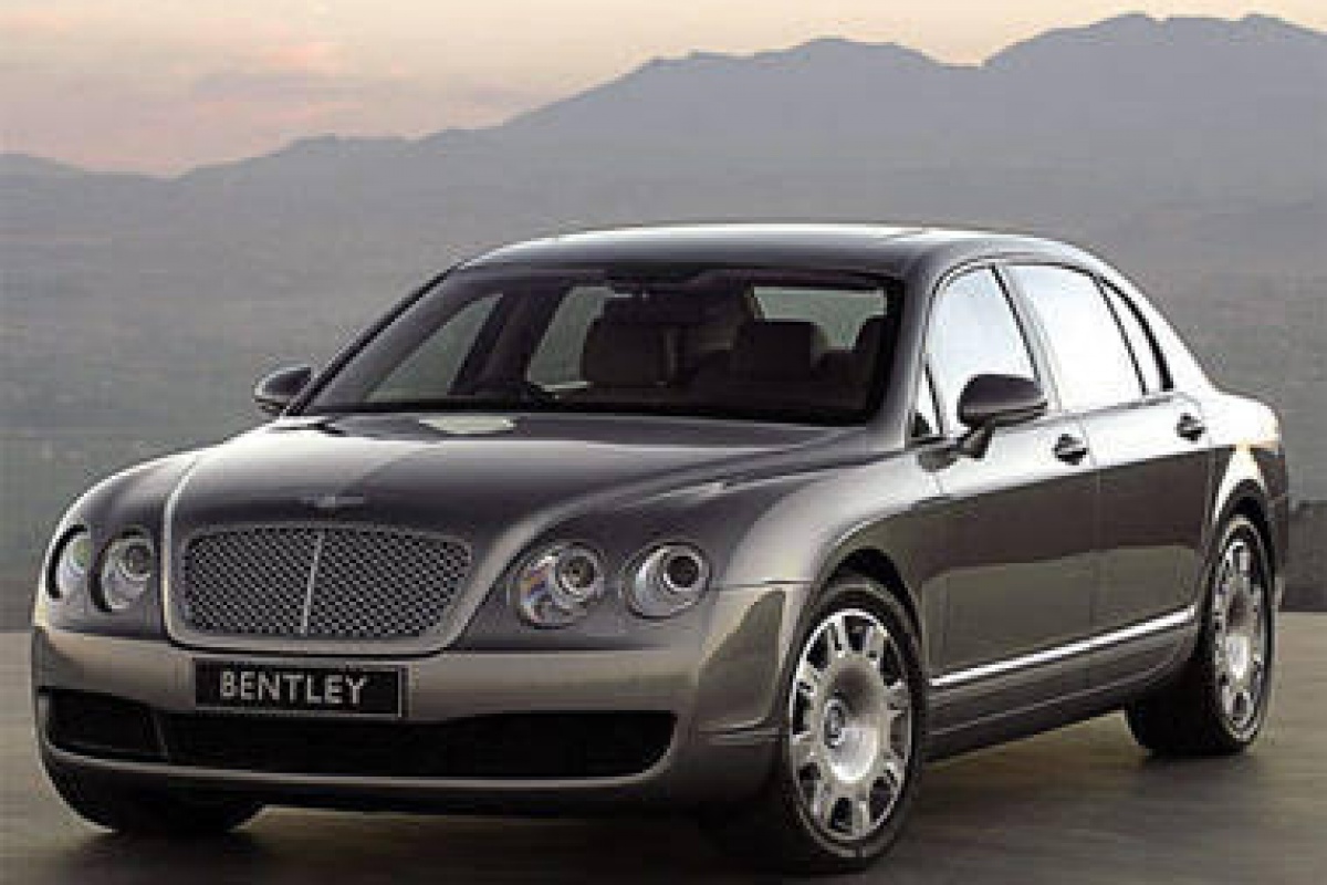 Eerste gegevens Bentley vierdeurs