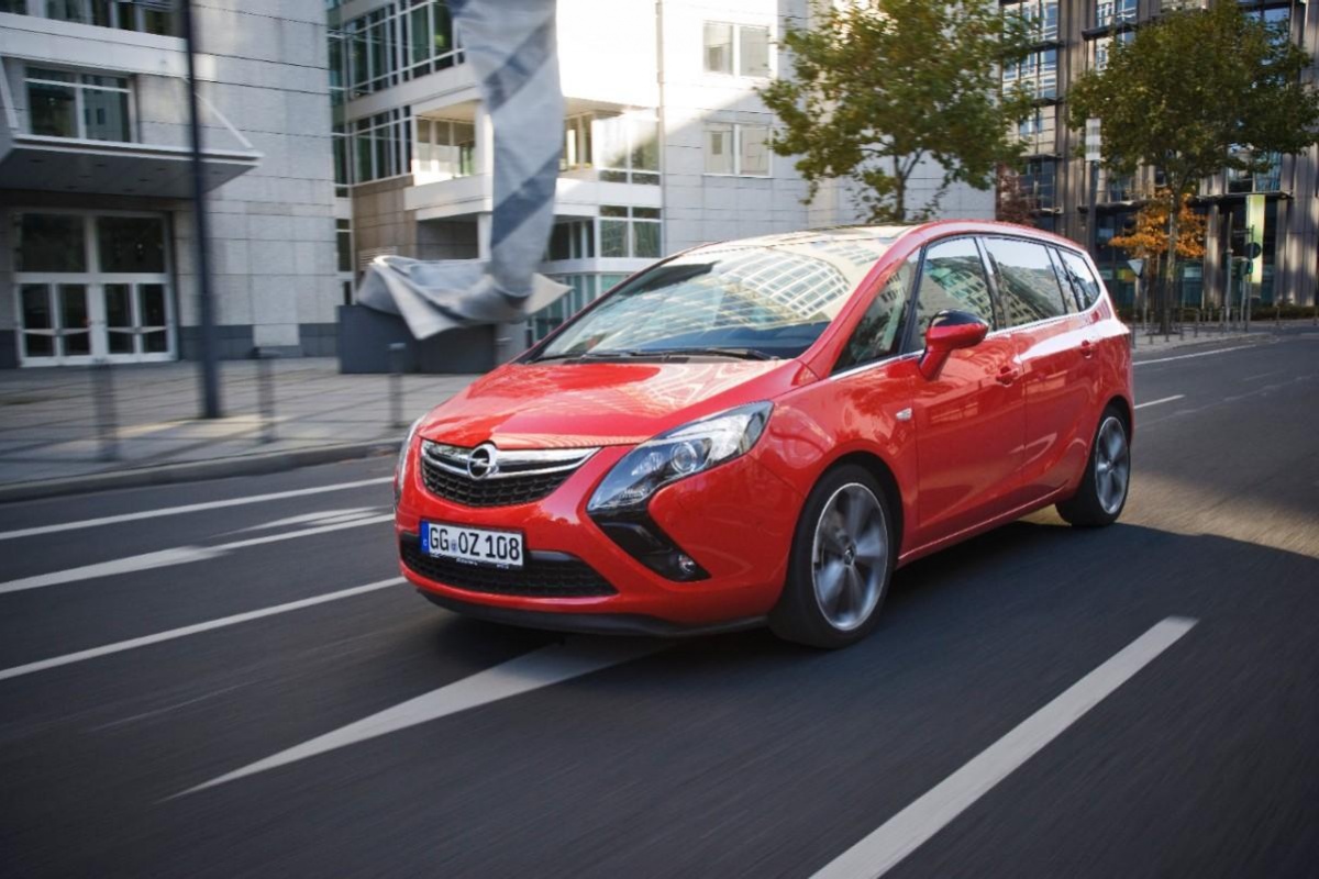 Opel Zafira Tourer Biturbo is snelste zevenzitter op diesel