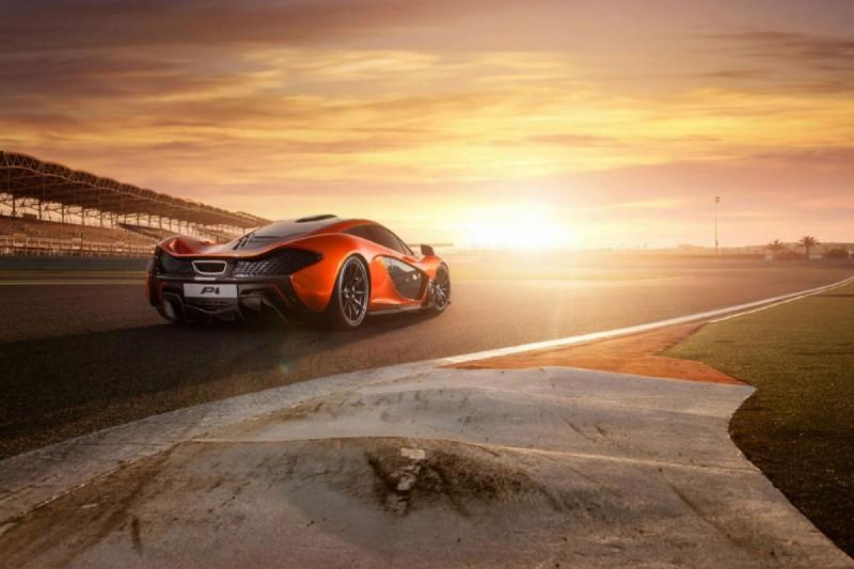 Nu ook de buitenkant: McLaren P1