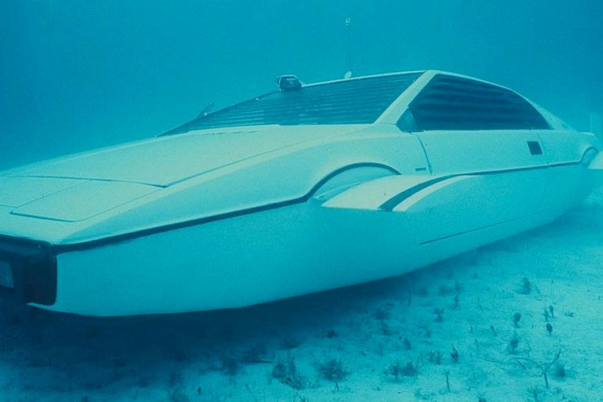 fragment een Populair James Bond Lotus duikboot te koop | Auto55.be | Nieuws