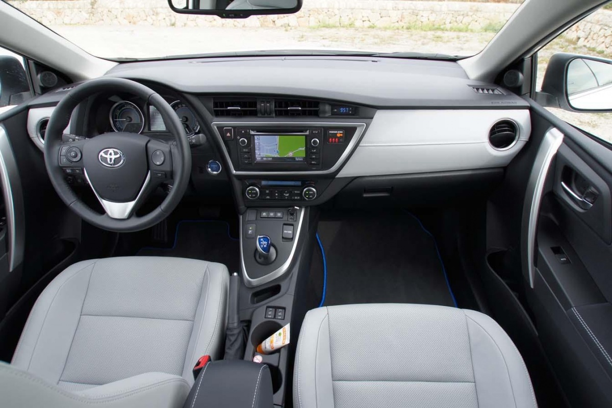 Toyota Auris Touring Sports Hybrid