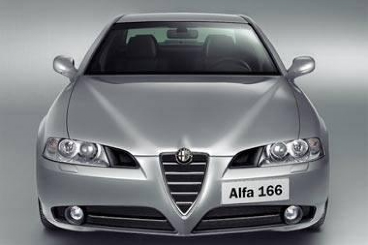 Nieuwe snuit voor Alfa Romeo 166