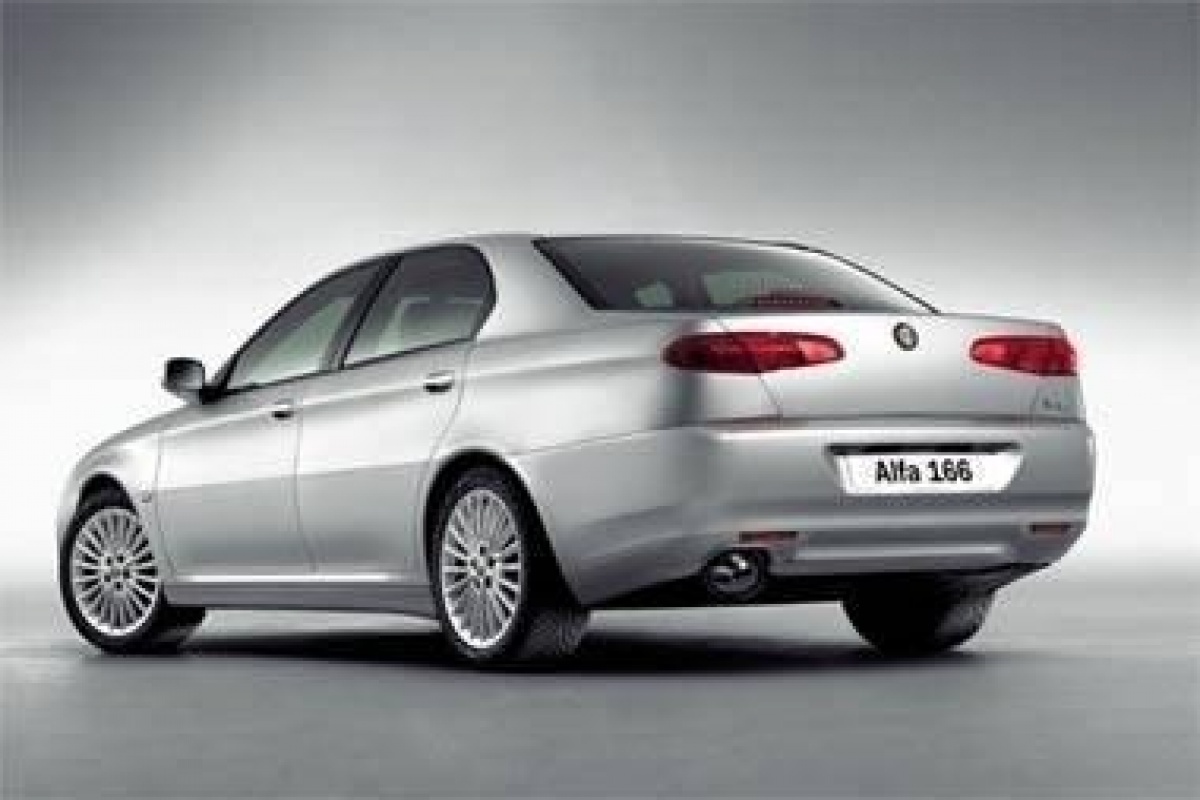 Nieuwe snuit voor Alfa Romeo 166