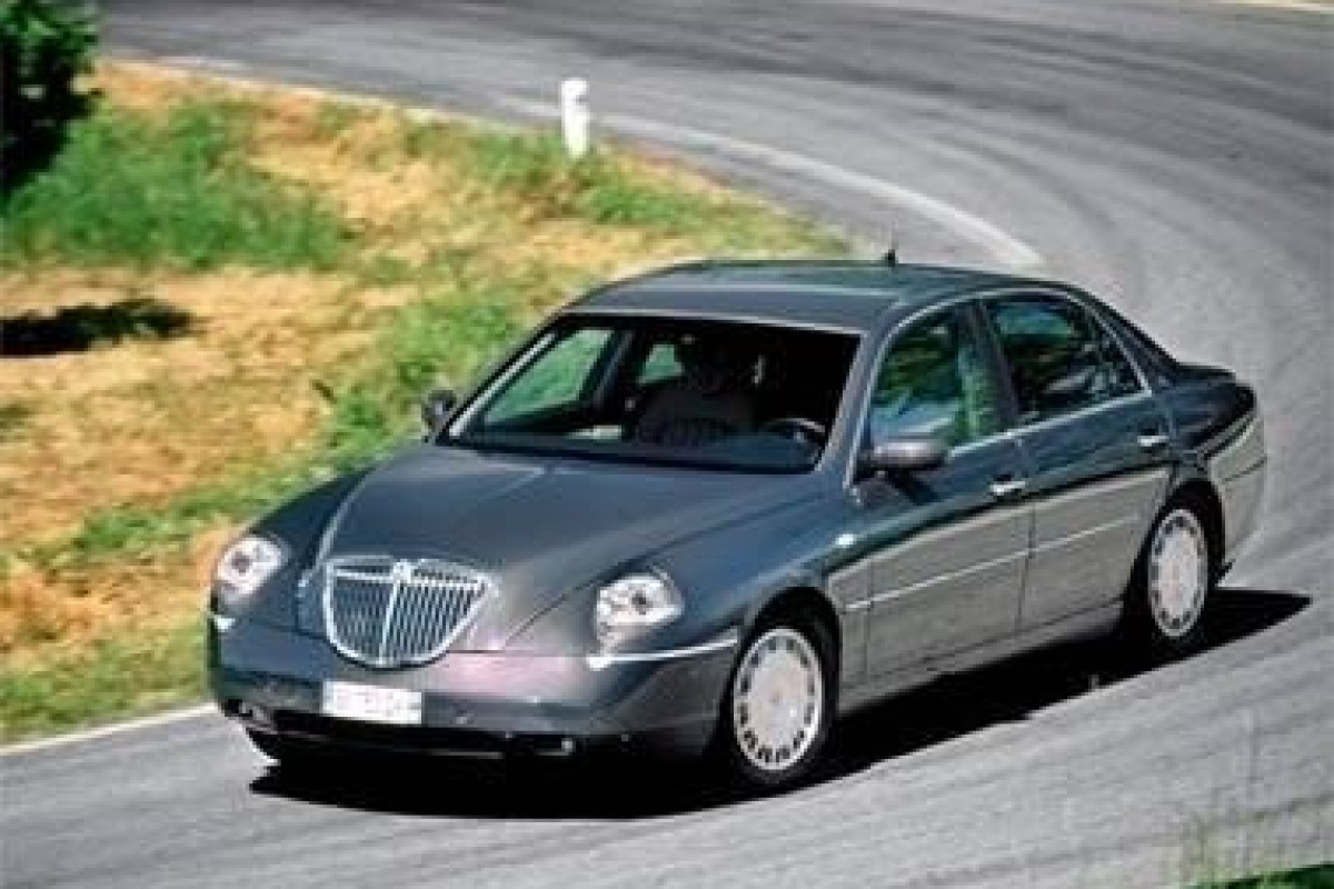 Nieuwe motoren Lancia Thesis