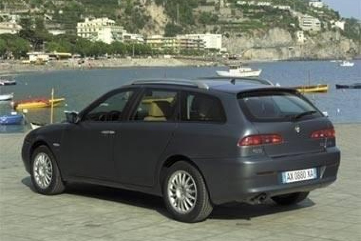 Alfa Romeo 156 en Sportwagon in het nieuw