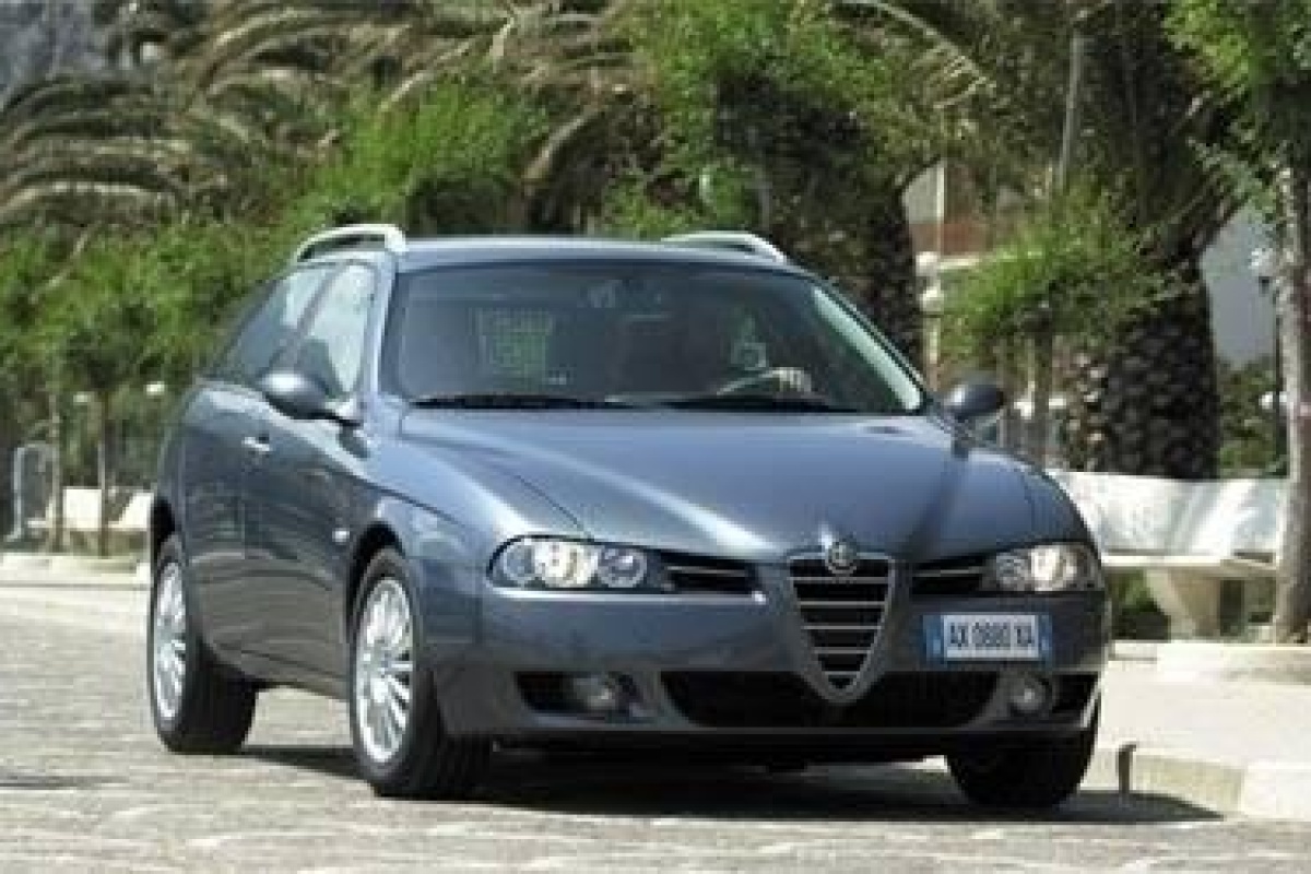 Alfa Romeo 156 en Sportwagon in het nieuw