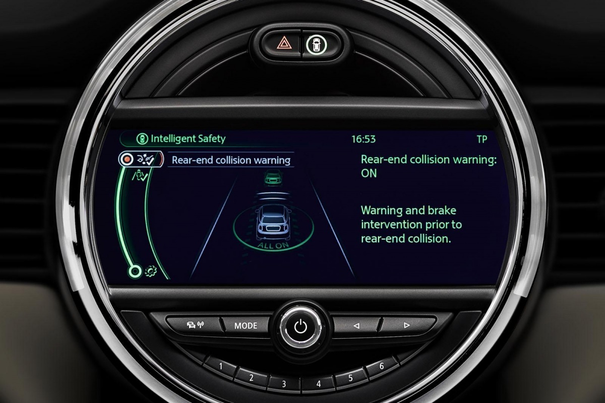 Mini Cooper 2014 Safety Features
