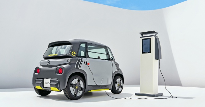 L'Opel Rocks-e électrique atteint la vitesse maxi de 45 km/h | Auto55 ...